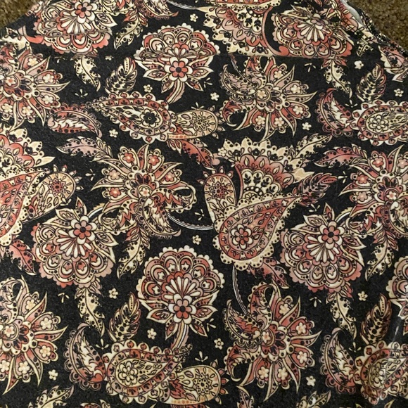 Cute cold shoulder 👀brown palsy bodysuit extremely cute. - Picture 9 of 9